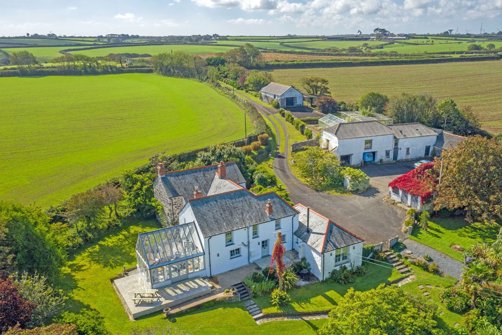  Most Beautiful Farm Houses In The World 