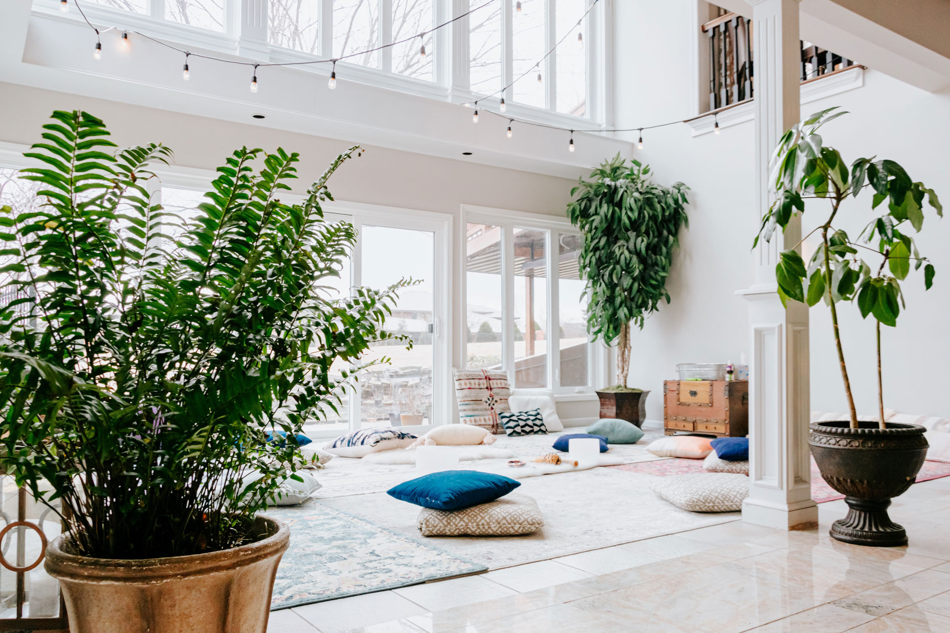 Premium Photo  Beautiful home yoga studio with plants and large windows
