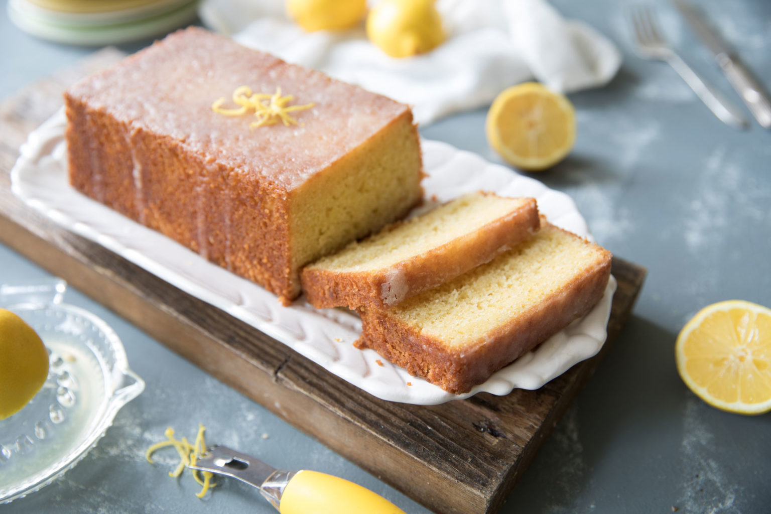 Recipe: Lemon Drizzle Cake - How To Make A Simple Lemon Drizzle Cake