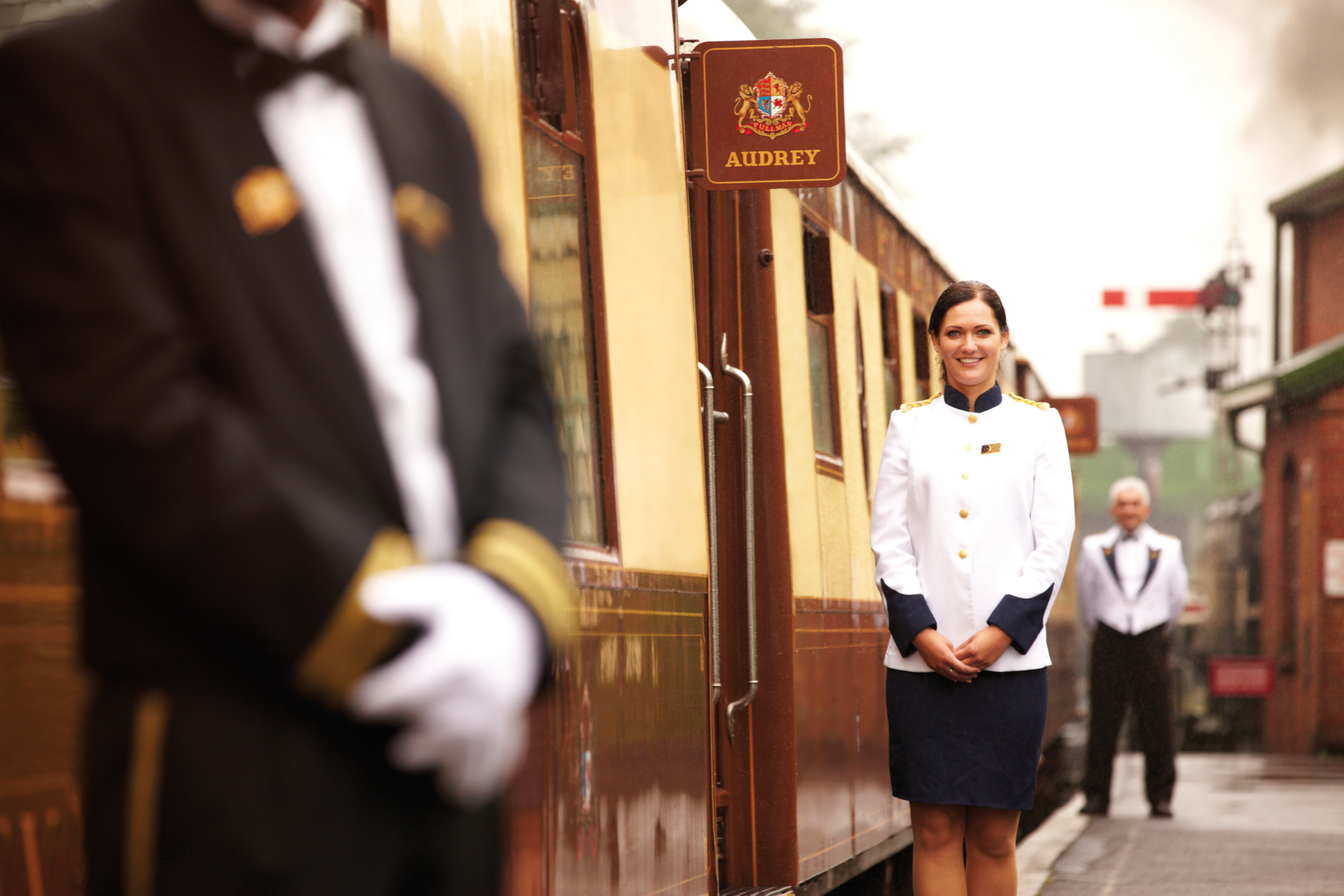 The Famed British Pullman Train Now Offers a Murder Mystery Experience –  Robb Report