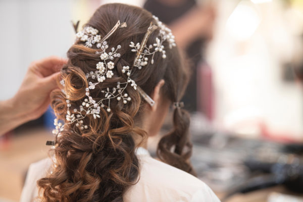 16 Dainty Babys Breath Hairstyle Ideas for Brides  Bridesmaids