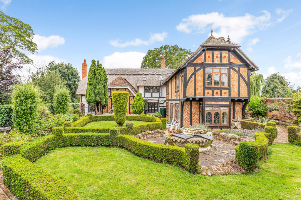 The Best Country Homes on the Market Right Now