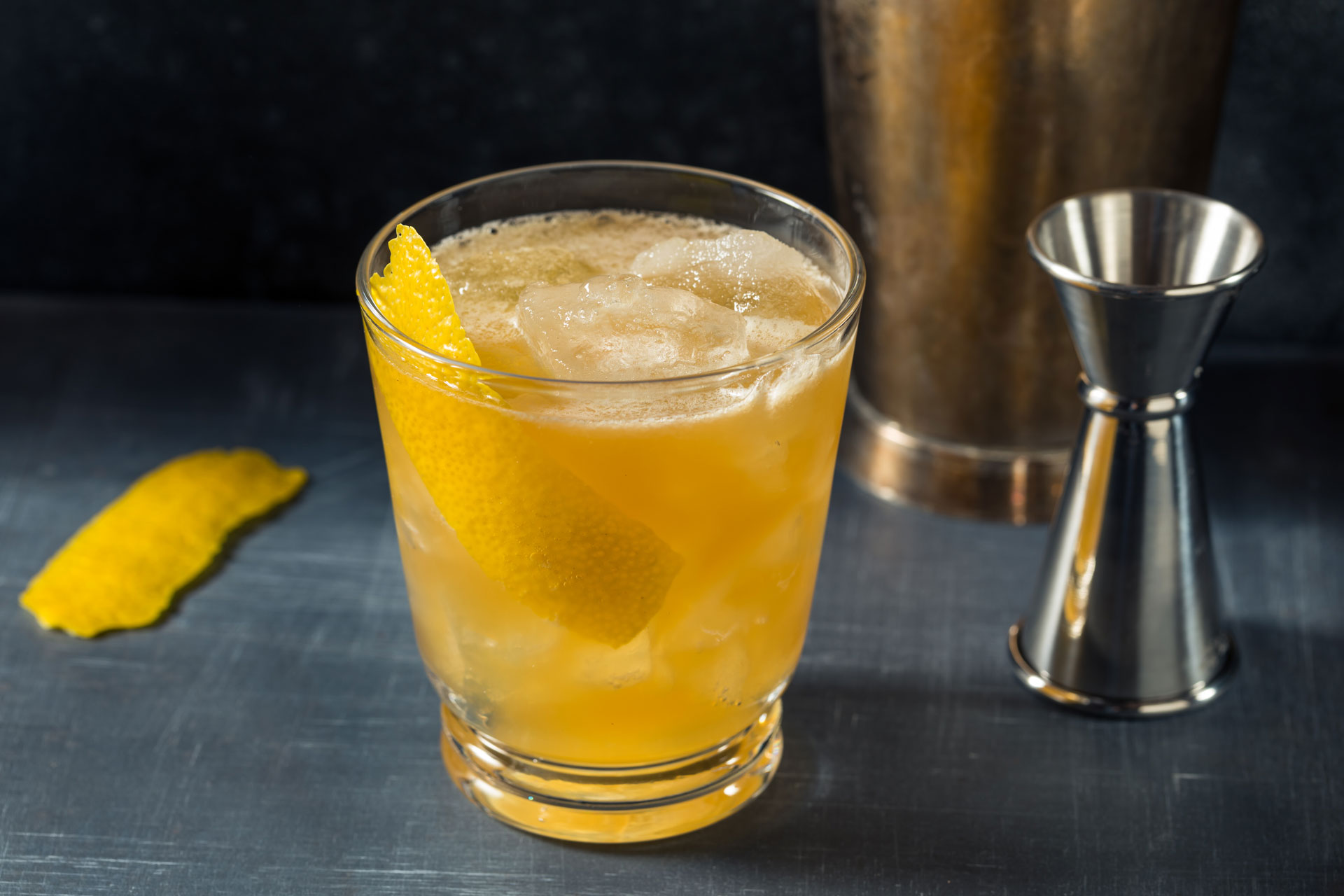 How To Make A Gold Rush Cocktail