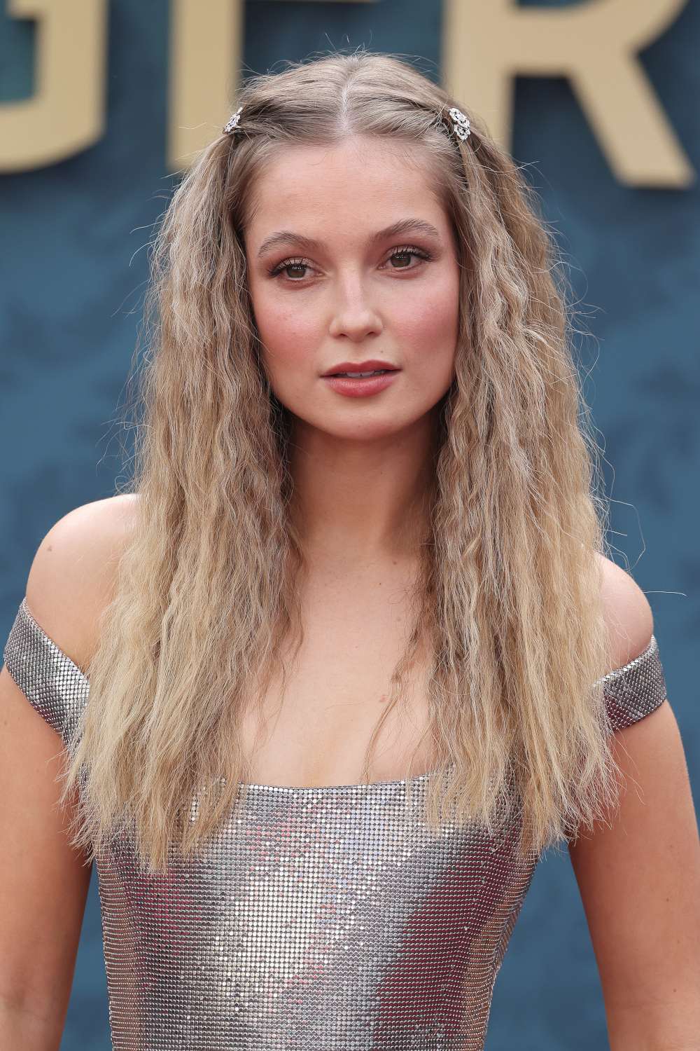 Hannah Dodd Just Made A Case For Mermaid Hair At The Bridgerton Premiere