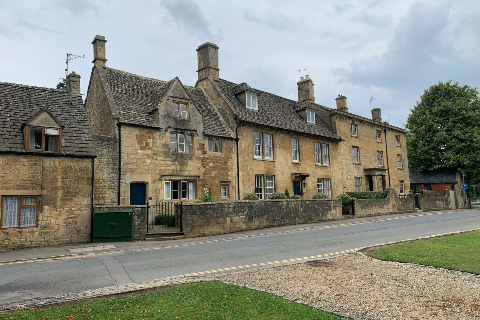 Where Is Taylor Swift Staying In The Cotswolds?