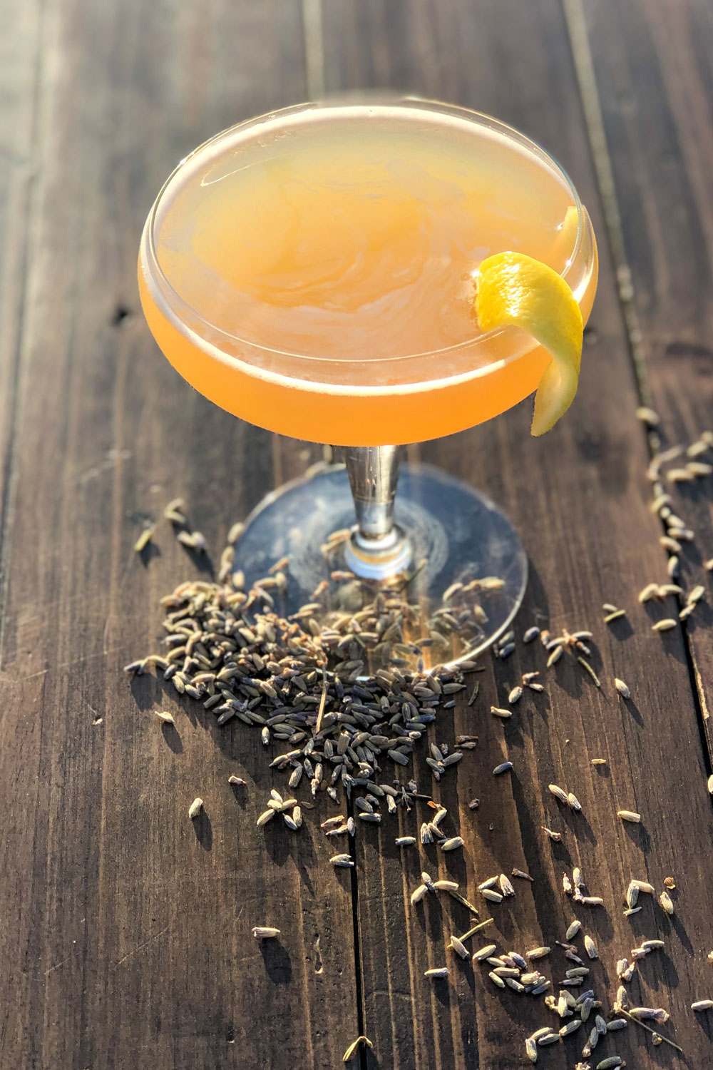 How To Make A Bee’s Knees Cocktail