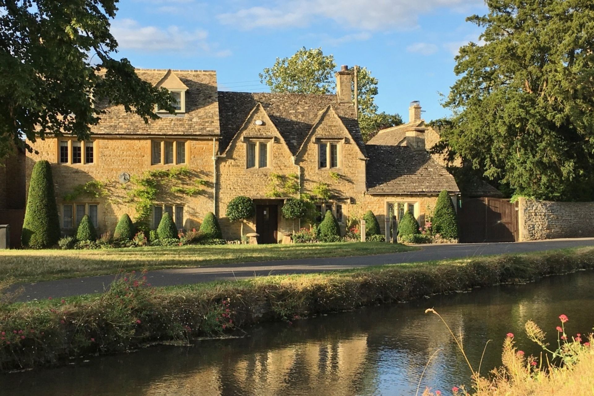 Is This The Prettiest House In The Cotswolds?