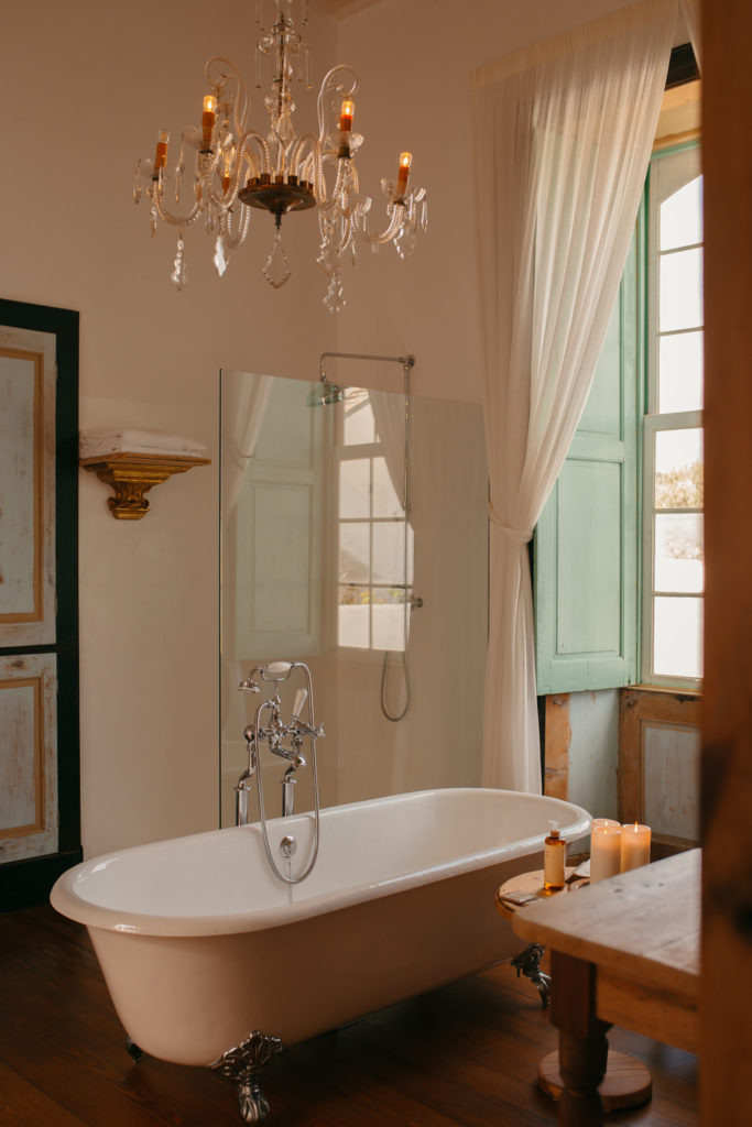 A bathroom at Hotel Emblemático La Casa de los Naranjos