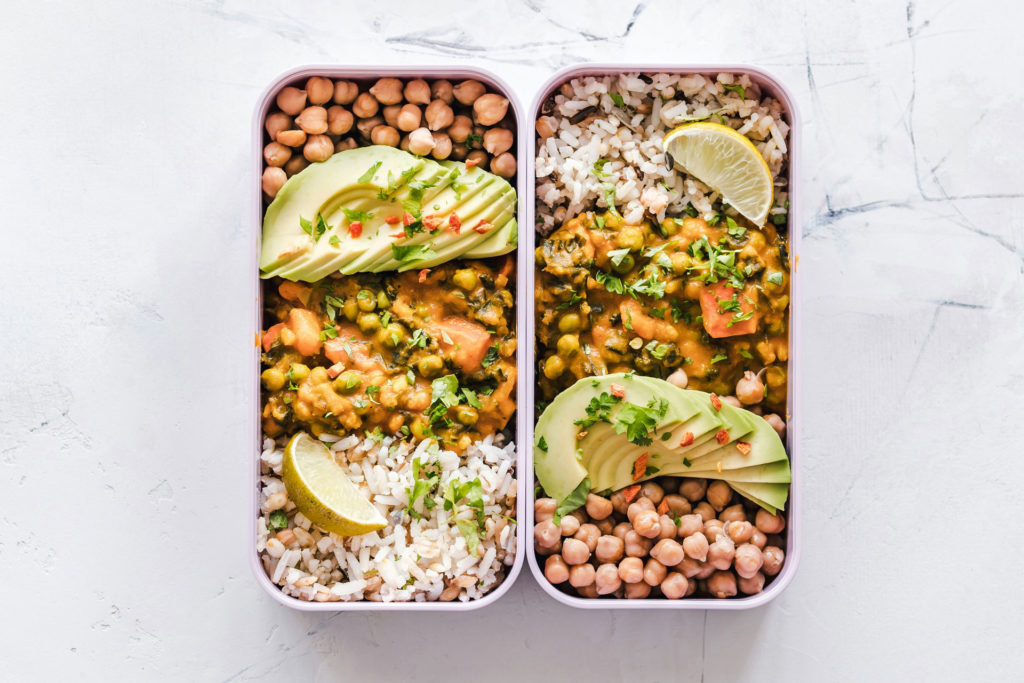 Lunchbox with chickpeas and avocado