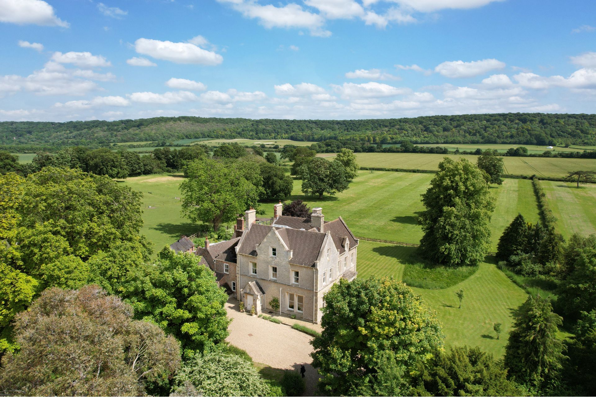 This Victorian Manor Has Just Hit The Market For The First Time Ever