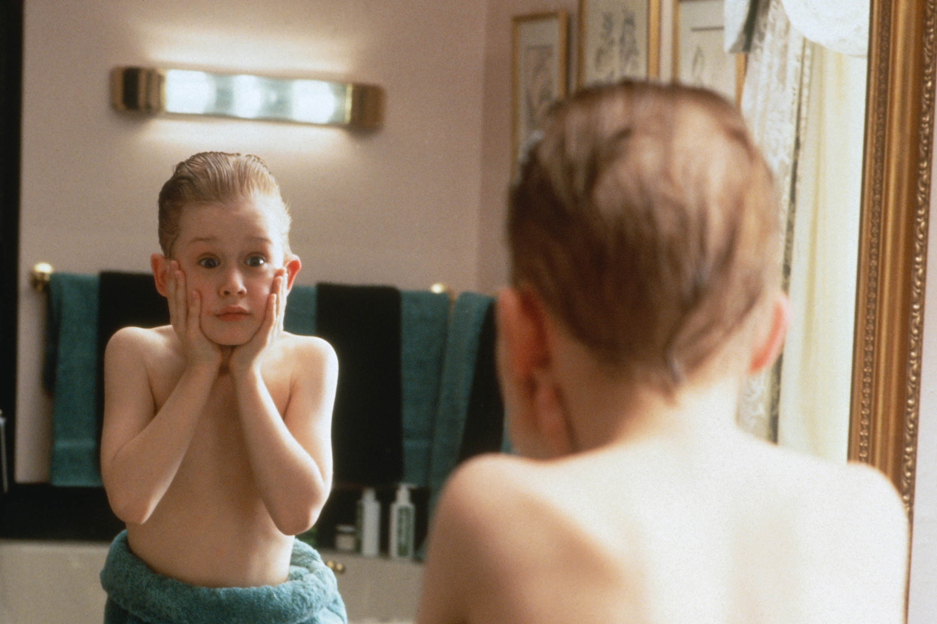 Malcaulay Culkin in Home Alone (1990).