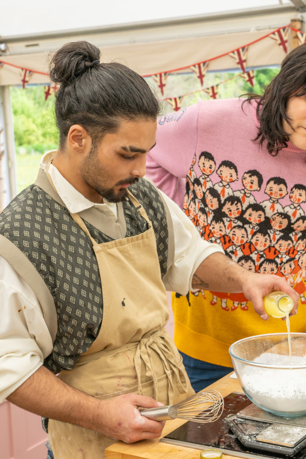 Why Do The Bake Off Contestants Wear The Same Clothes Each Episode?