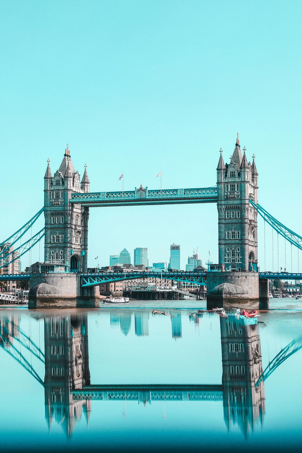 The UK’s First Electric Tour Boat Is Coming To The Thames