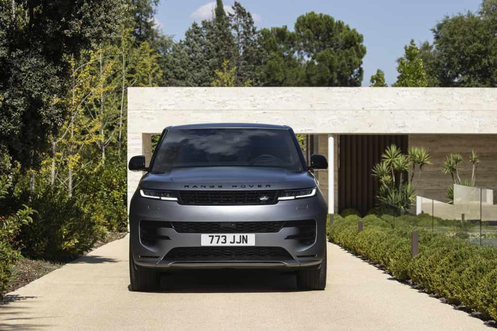 The Range Rover Sport Is A Top-Class SUV