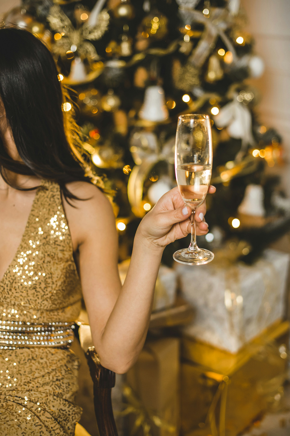 How To Pair Your NYE Champagne With Your Plans