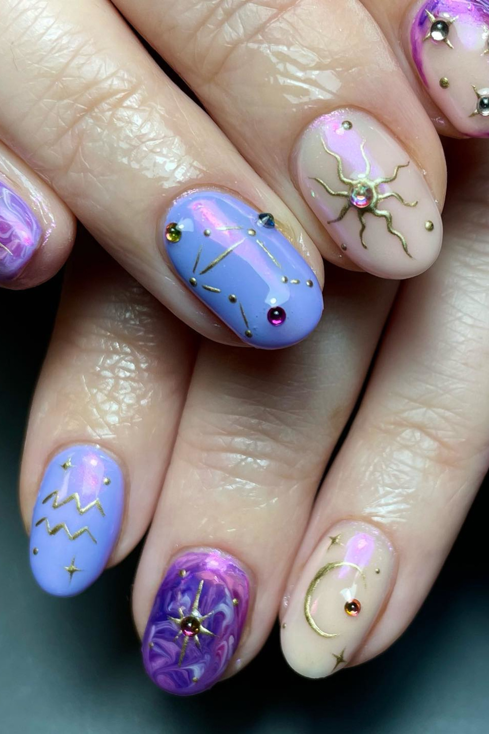 10 Stunning Manicure Ideas For Aquarius