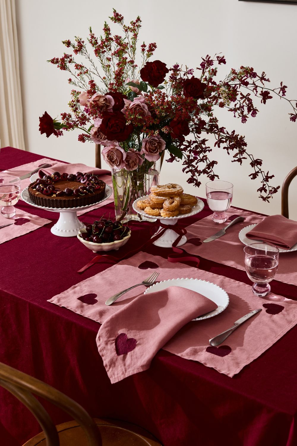 A Comprehensive Guide To The Prettiest Valentine’s Decor