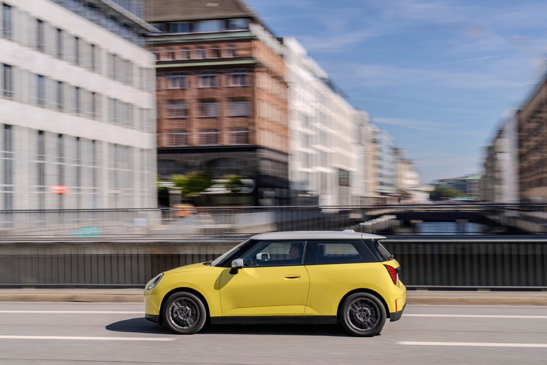 Sunny Side Up: Test Driving The All-Electric Mini Cooper